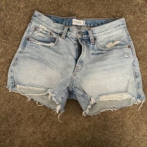 NWOT Abercrombie Mid Rise Boyfriend Shorts